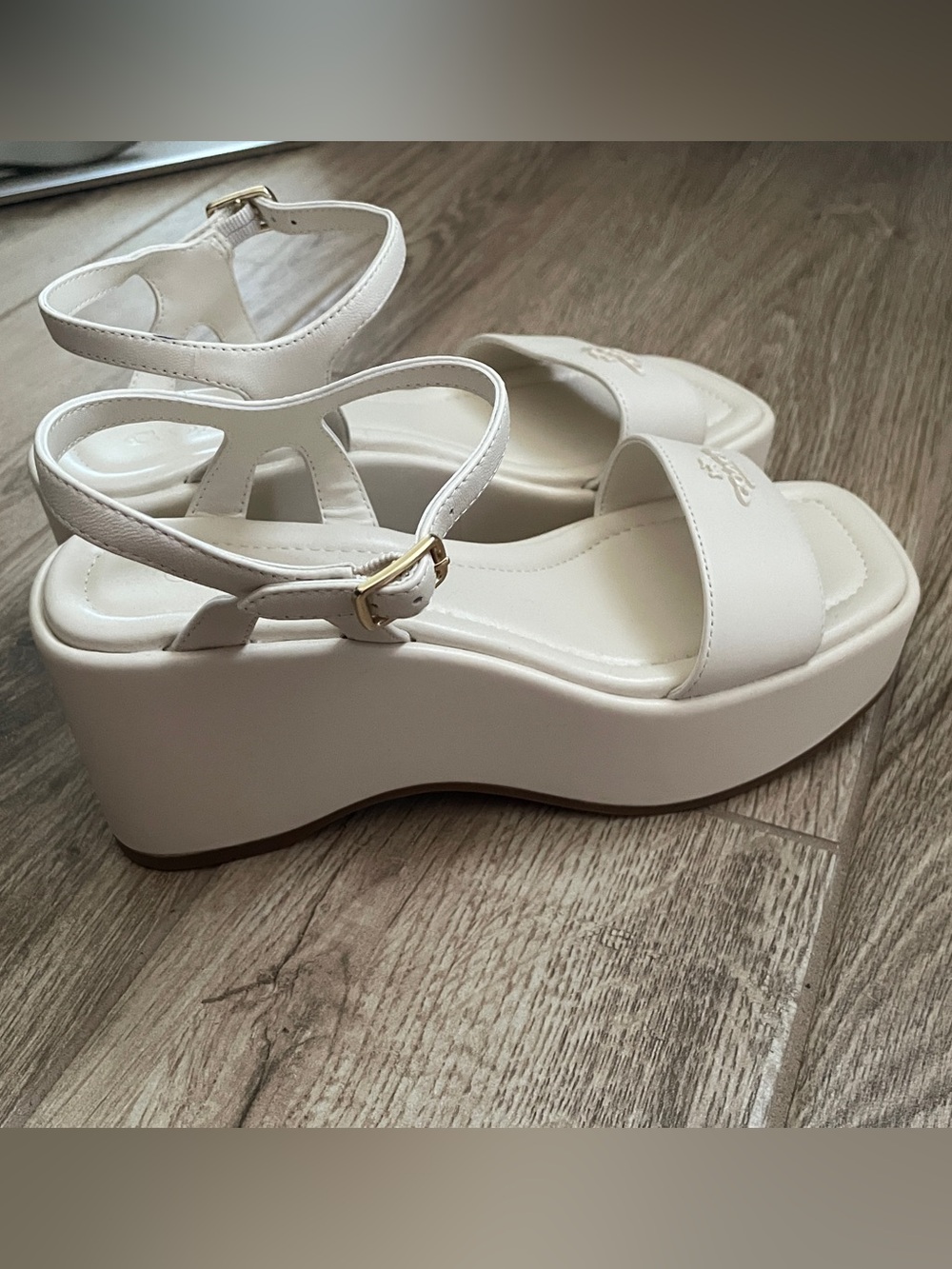 Coach Gale Wedge - Open to Offers